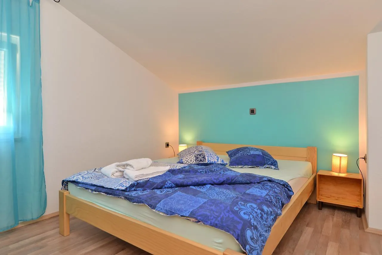 Apartments Dino 1355 Pula Croatia