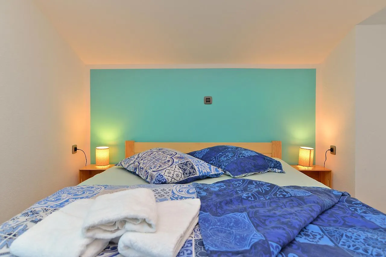 Apartments Dino 1355 Pula Croatia